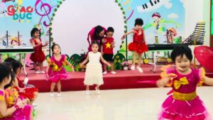 Tiết dạy âm nhạc vận động theo nhạc Mời bạn ăn, Nghe hát Cái bống Độ tuổi 4-5 tuổi